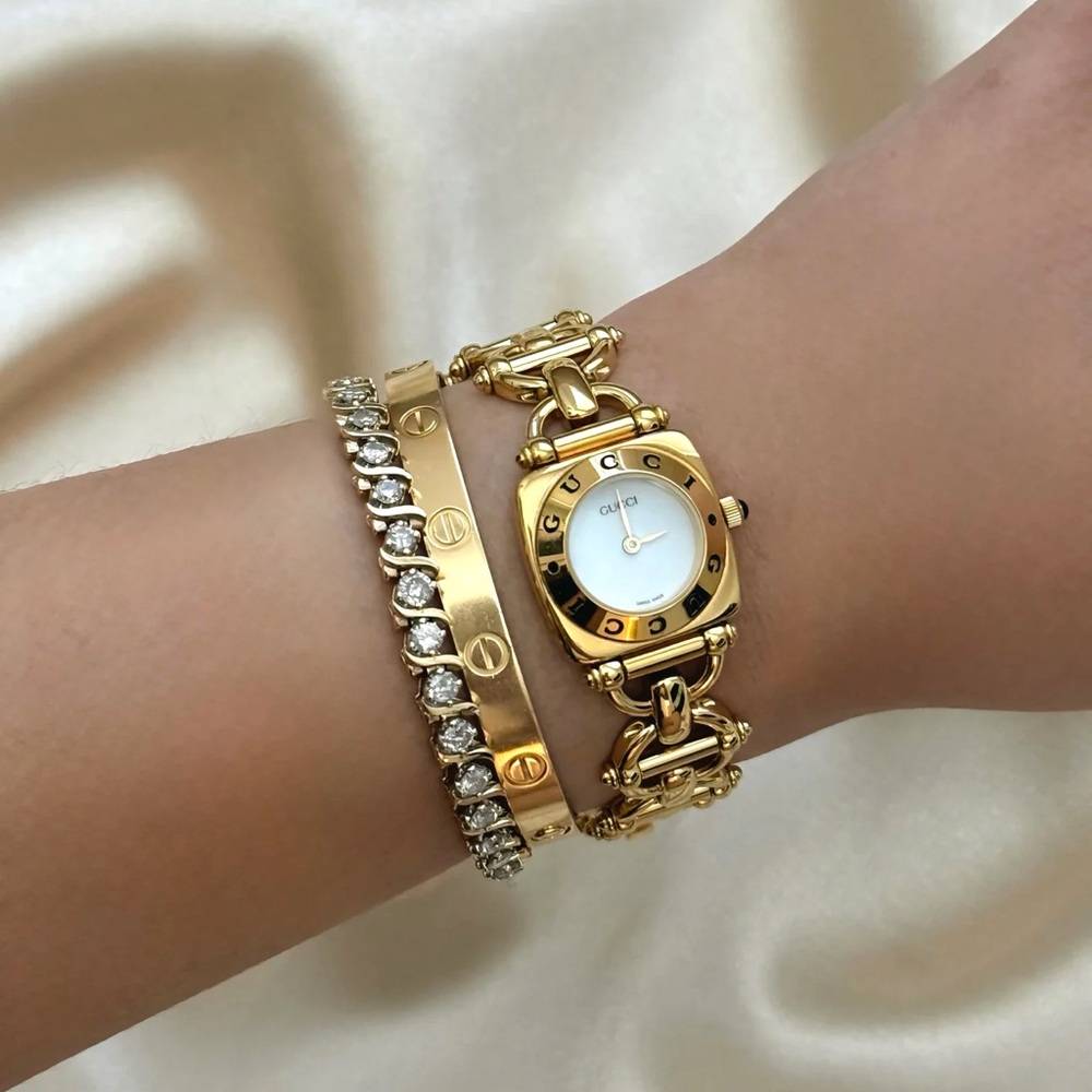 AUTHENTIC VINTAGE GUCCI HORSEBIT GOLD WATCH - Picture 2 of 7